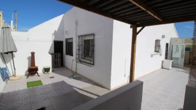Chalet on Carrer de Espronceda photo 4
