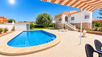 Casa – Torrevieja, Urbanización El Chaparral - Vista 2
