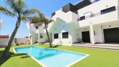 Piso en venta en Calle Pedro Pagán Ayuso, Núcleo (San Pedro del Pinatar) de 217.999 €