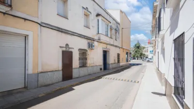 Casa en venta en Calle de los Arcos, Montijo de 75.000 €