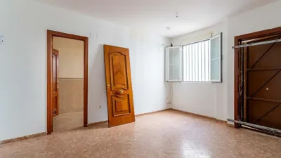 Flat on Calle de Catalina Marín photo 2