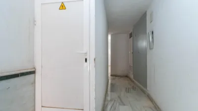 Flat on Calle de Catalina Marín photo 21