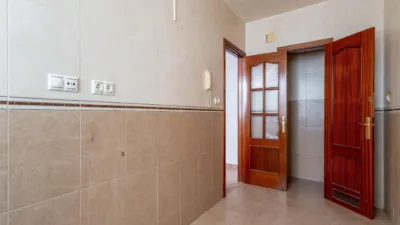 Flat on Calle de Catalina Marín photo 16