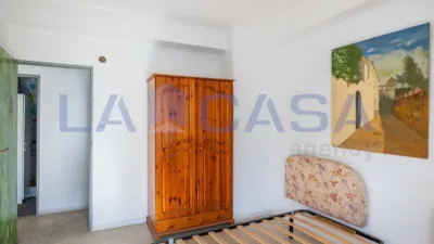 Apartment on Guadalcanal Street photo 26