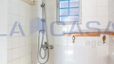 Apartment on Guadalcanal Street photo 44