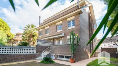 Semi-detached chalet on Carrer 19 photo 7