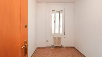 Flat on Carrer de Lleida photo 11