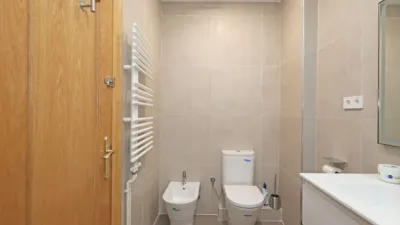 Flat on Carrer de Lleida photo 16