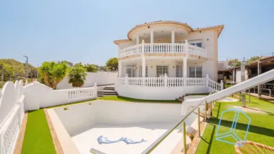 Chalet on Carrer de Tarragona photo 48