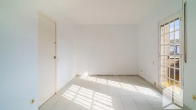 Terraced End-of-Terrace House in Barcelona photo 3
