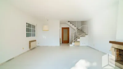 Terraced End-of-Terrace House in Barcelona photo 4
