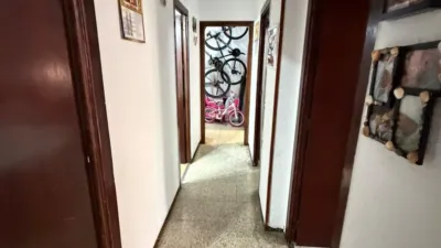 Commercial Premises for Sale in La Lloreda, Badalona 94 m² · Ground floor · Open-plan layout · Direct street access · 1 bathroom LA CASA AGENCY presents this commercial premises of 94 m² located in the La Lloreda neighborhood, Badalona, an established area with active commerce. The property is on the ground floor and features direct street access, offering a spacious, functional, and versatile space with multiple possibilities for various commercial or professional activities. It has an open-plan distribution, several work areas, a bathroom, and ventilation, allowing the space to be utilized and adapted according to the future business needs. Due to its characteristics and size, it is particularly interesting for a mechanic workshop, motorcycle repair, warehouse, creative studio, small logistics, professional office, or any activity requiring a large premises with direct street access. La Lloreda is an established neighborhood in Badalona, surrounded by shops, workshops, and local services. Additionally, it has good connections to Montigalà, Artigues, and the center of Badalona, facilitating commutes and access to the area. An excellent opportunity for entrepreneurs, professionals, or investors looking for a functional premises with good surface area and adaptation possibilities in an established part of Badalona. DON'T MISS THIS OPPORTUNITY! COME AND VISIT IT! NOTE: The sale price does not include taxes, notary and registration fees, agency commissions, nor expenses related to mortgage management, if applicable. Basic Characteristics 94 m² built Second hand/good condition Open-plan layout 1 bathroom Located at street level Built in 1973 Energy Certificate Consumption: 222 kWh/m² year Emissions: 22 kg CO2/m² year photo 9