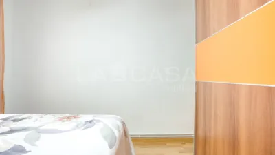 Piso en venta en Carrer de l'Hortal, cerca de Carrer del Santuari, El Carmel (Distrito Horta-Guinardó. Barcelona Capital) de 225.000 €