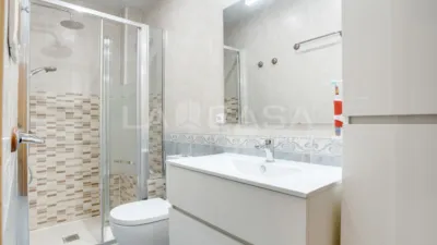 Piso en venta en Carrer de l'Hortal, cerca de Carrer del Santuari, El Carmel (Distrito Horta-Guinardó. Barcelona Capital) de 225.000 €