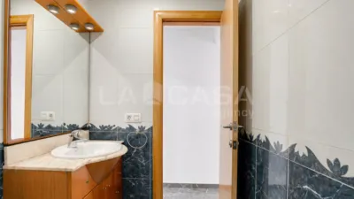 Semi-detached house in Barcelona photo 16