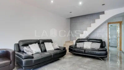 Semi-detached chalet in Barcelona photo 2