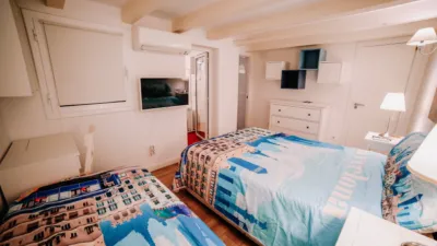 Flat on Carrer de Bassols photo 9