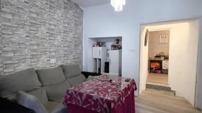 House in the Centre photo 2