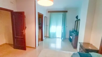 House in Centre photo 11