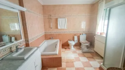 House in Centre photo 18