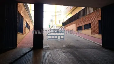 Garaje en venta en Calle de las Petunias, Garrido-Labradores (Salamanca Capital) de 15.000 €