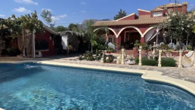 Chalet on Avenida de Sutullena photo 2