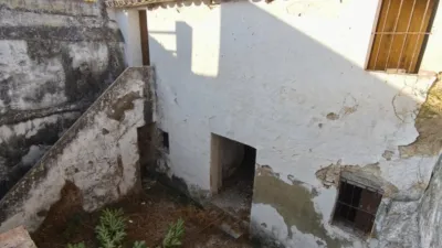 House in Centre photo 12