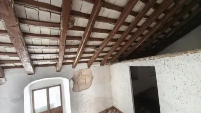 House in Centre photo 36