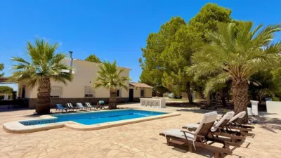 Rustic finca on Calle Valle del Sol, No. S/N photo 9