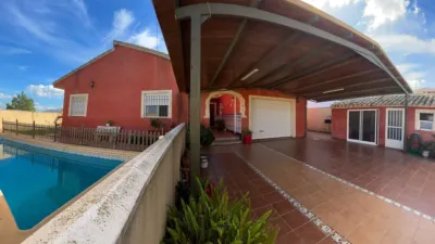 Chalet on Calle del Chopo, No. s/n photo 2