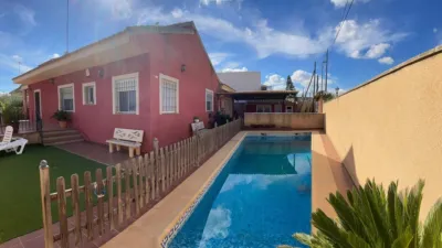 Chalet on Calle del Chopo, No. s/n photo 2