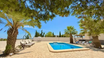 Rustic finca on Calle Valle del Sol, No. S/N photo 8