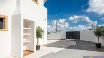 House on Carrer Dinamarca, no. s/n photo 29