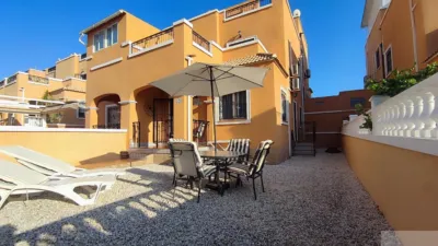 Chalet en venta en Dream Hills, La Florida-La Chismosa-Los Altos (Distrito Orihuela Costa. Orihuela) de 215.000 €