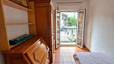 Apartment in Plaza de Esperanza photo 13
