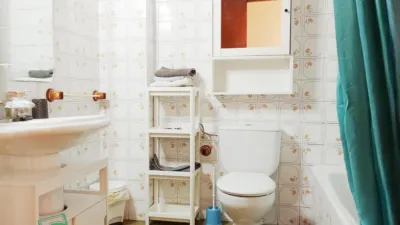 Piso en alquiler en Calle de Fuertes Acevedo, cerca de Calle del Catedrático Rodrigo Uría, Buenavista-El Cristo (Oviedo) de 900 €<span>/mes</span>