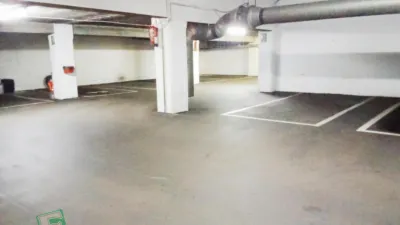 Piso en alquiler en Calle de Fuertes Acevedo, cerca de Calle del Catedrático Rodrigo Uría, Buenavista-El Cristo (Oviedo) de 900 €<span>/mes</span>