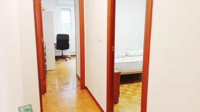 Piso en alquiler en Calle de Fuertes Acevedo, cerca de Calle del Catedrático Rodrigo Uría, Buenavista-El Cristo (Oviedo) de 900 €<span>/mes</span>