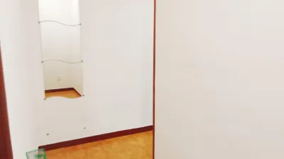 Piso en alquiler en Calle de Fuertes Acevedo, cerca de Calle del Catedrático Rodrigo Uría, Buenavista-El Cristo (Oviedo) de 900 €<span>/mes</span>