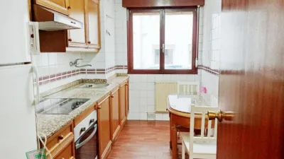 Piso en alquiler en Calle de Fuertes Acevedo, cerca de Calle del Catedrático Rodrigo Uría, Buenavista-El Cristo (Oviedo) de 900 €<span>/mes</span>