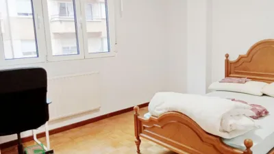 Piso en alquiler en Calle de Fuertes Acevedo, cerca de Calle del Catedrático Rodrigo Uría, Buenavista-El Cristo (Oviedo) de 900 €<span>/mes</span>