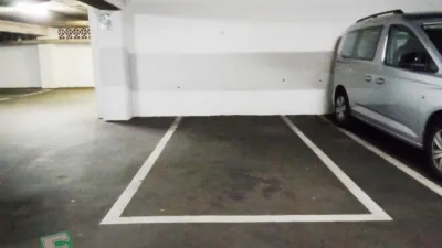 Piso en alquiler en Calle de Fuertes Acevedo, cerca de Calle del Catedrático Rodrigo Uría, Buenavista-El Cristo (Oviedo) de 900 €<span>/mes</span>