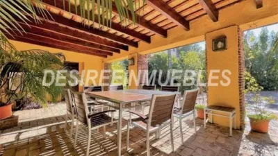 Chalet on Carrer de la Carrasca photo 2