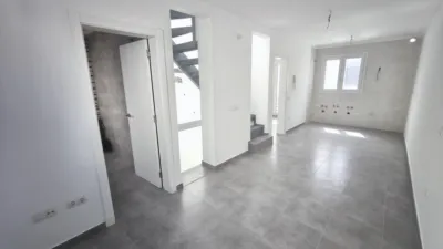 Duplex in Centre photo 8