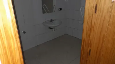 Local comercial en alquiler en Industria - Vista 2
