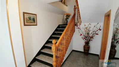 House in Centre photo 2