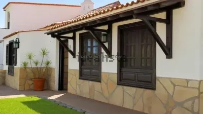 Chalet on Fairway Street photo 5