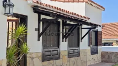 Chalet on Fairway Street photo 3