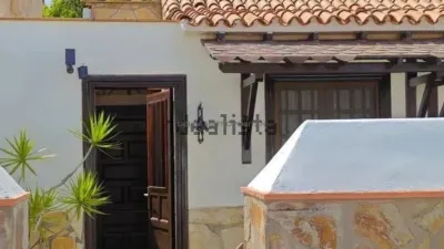Chalet on Fairway Street photo 2