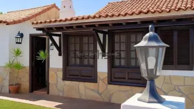 Chalet on Fairway Street photo 4